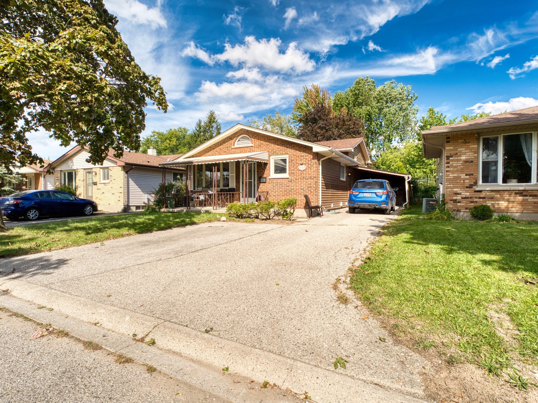 002-83-Rosamond-Crescent