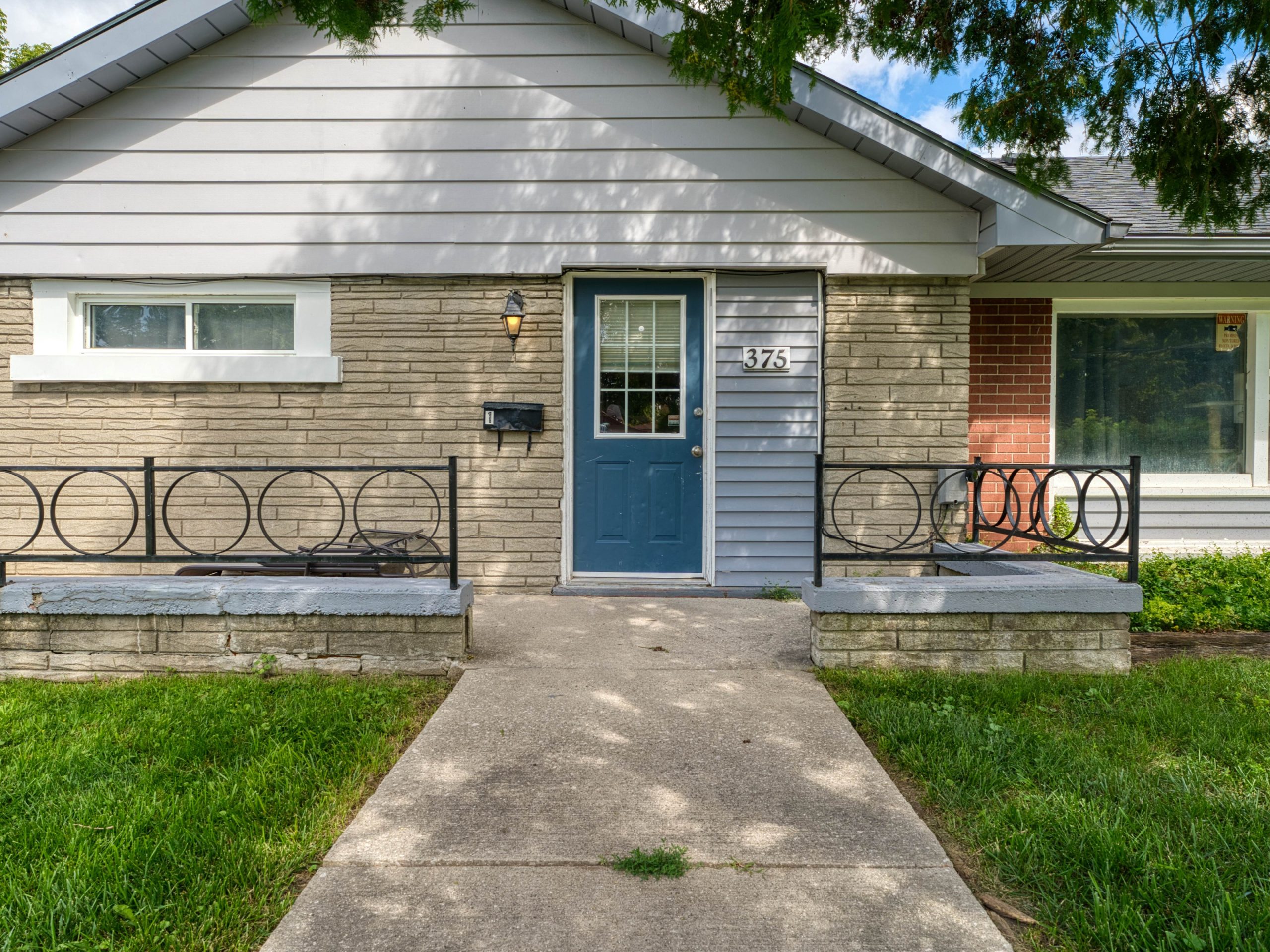 003-375-Avondale-Road