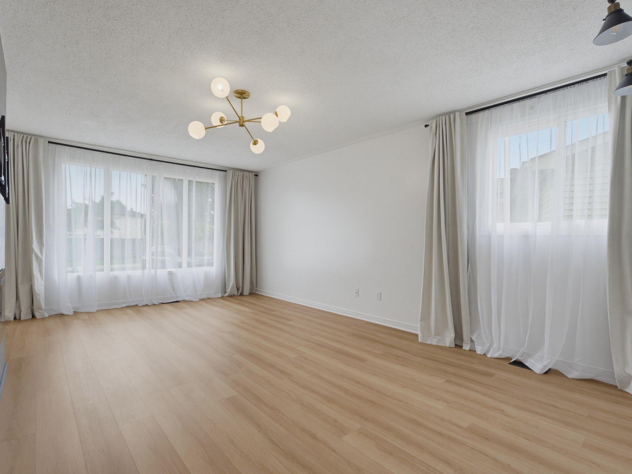 008-132-Sunridge-Crescent
