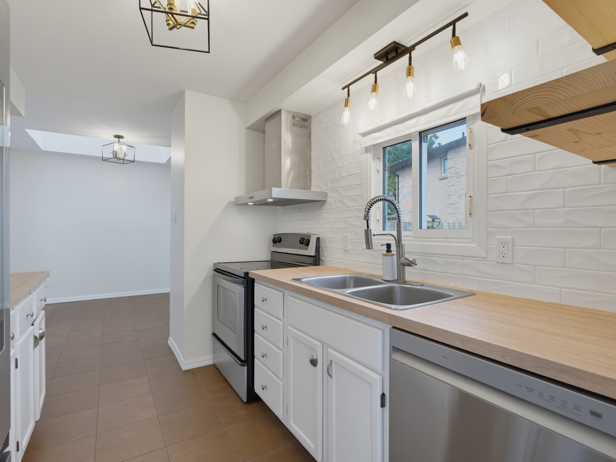 013-132-Sunridge-Crescent