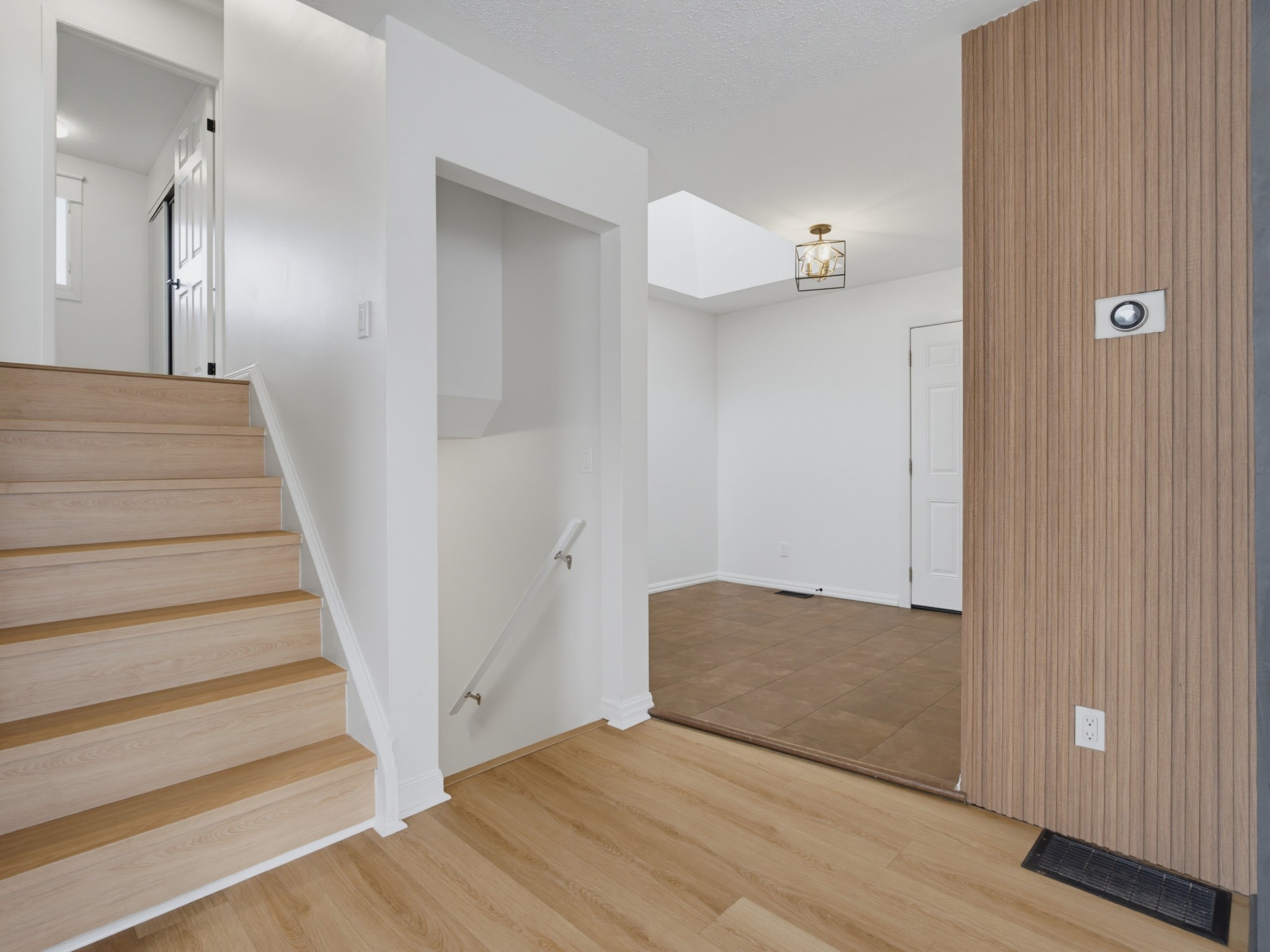 017-132-Sunridge-Crescent