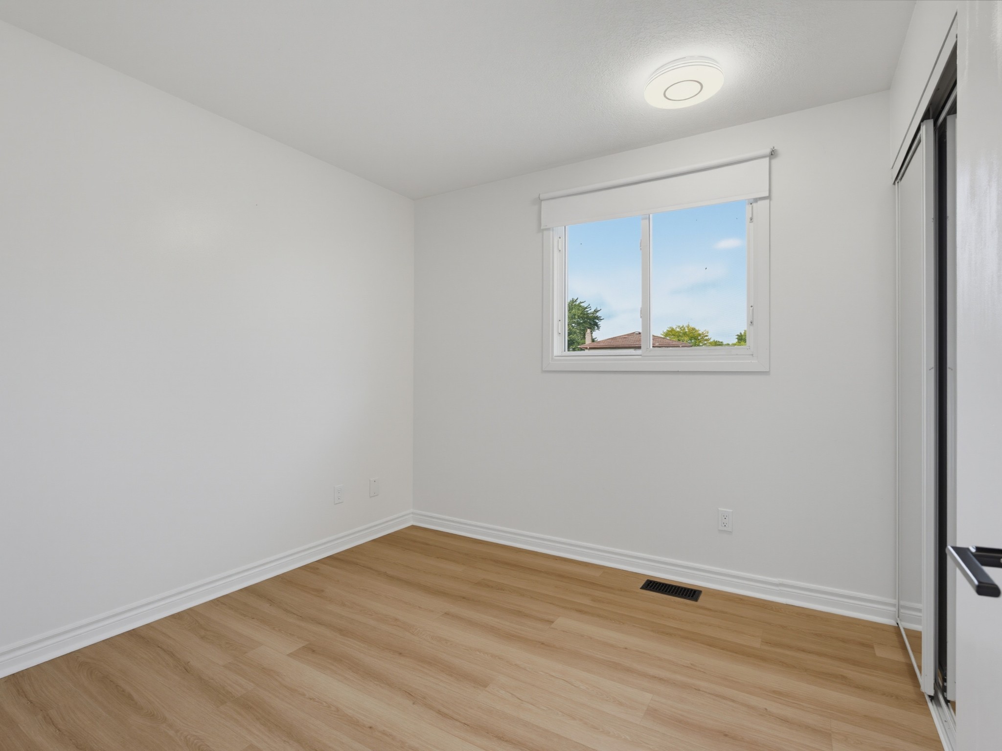 020-132-Sunridge-Crescent