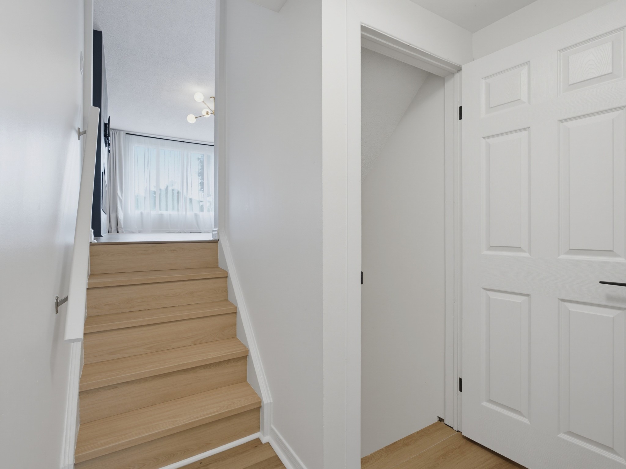 023-132-Sunridge-Crescent
