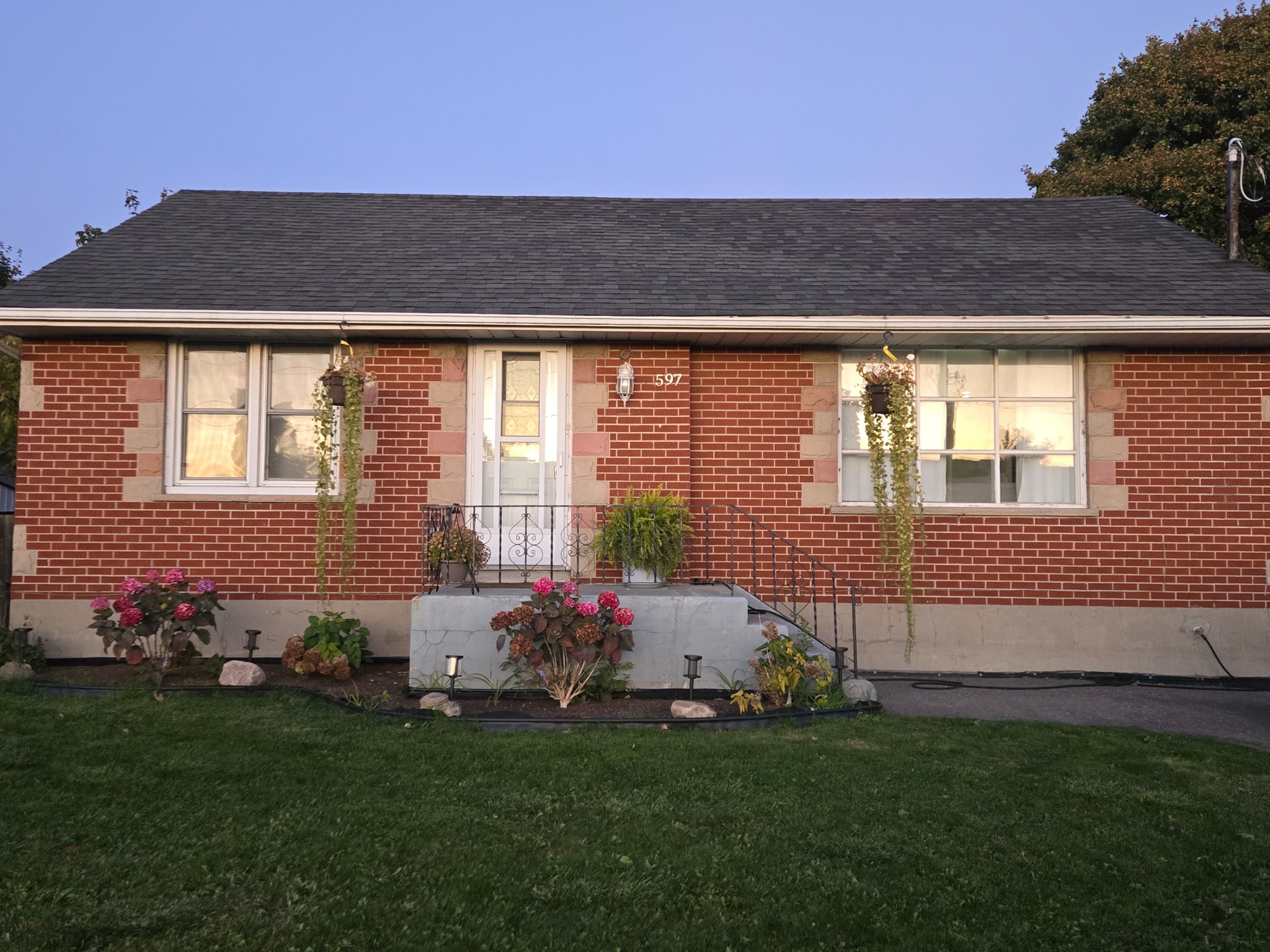 1-597-Stevenson-Street-North