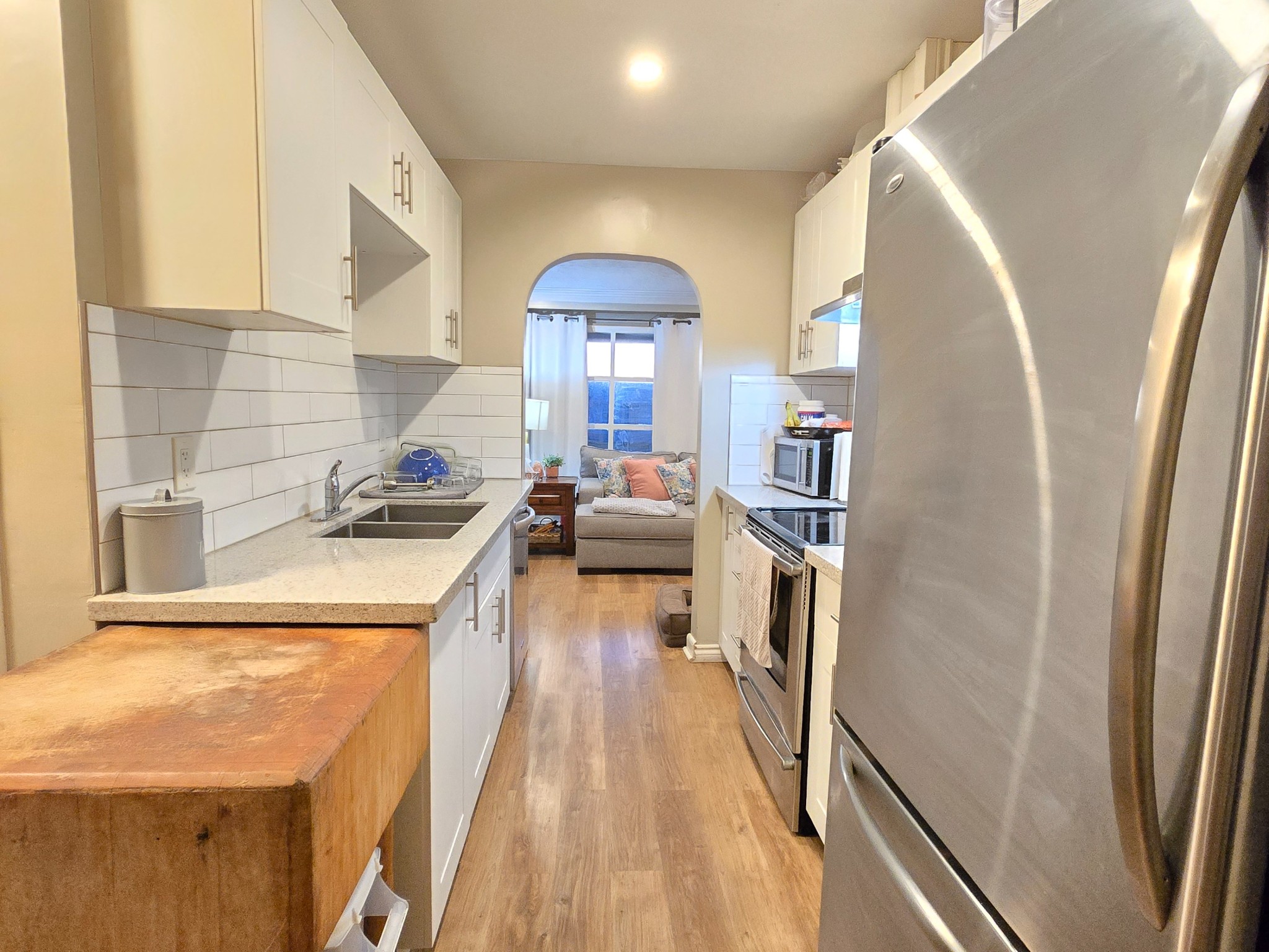 4-597-Stevenson-Street-North